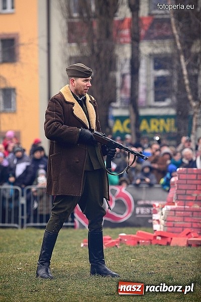 Zdjęcie w galerii na portalu naszraciborz.pl: Odbicie więźnia z rąk UB - fotoreportaż z inscenizacji z okazji Dnia Żołnierzy Wyklętych wiadomości z regionu