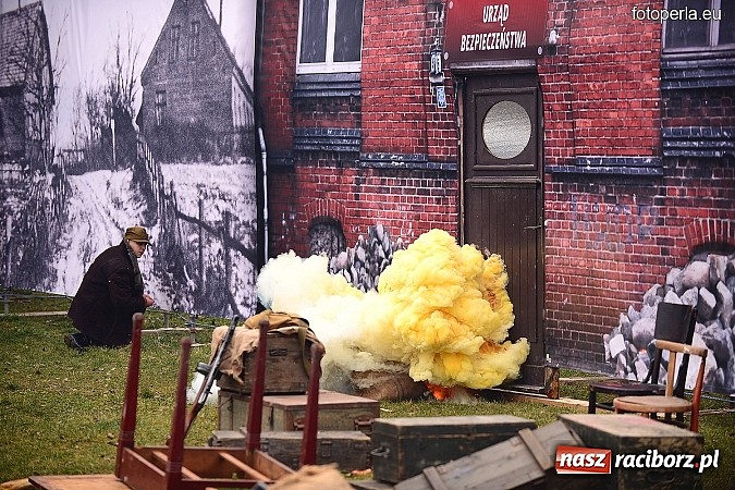 Zdjęcie w galerii na portalu naszraciborz.pl: Odbicie więźnia z rąk UB - fotoreportaż z inscenizacji z okazji Dnia Żołnierzy Wyklętych wiadomości z regionu