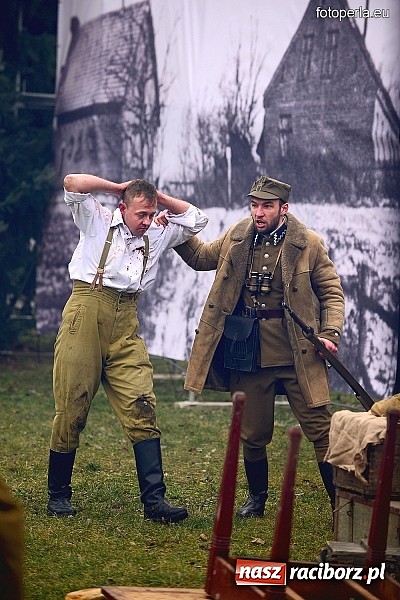 Zdjęcie w galerii na portalu naszraciborz.pl: Odbicie więźnia z rąk UB - fotoreportaż z inscenizacji z okazji Dnia Żołnierzy Wyklętych wiadomości z regionu