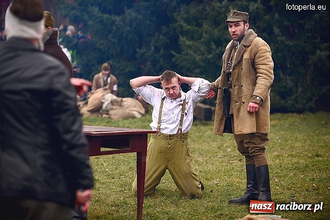 Zdjęcie w galerii na portalu naszraciborz.pl: Odbicie więźnia z rąk UB - fotoreportaż z inscenizacji z okazji Dnia Żołnierzy Wyklętych wiadomości z regionu