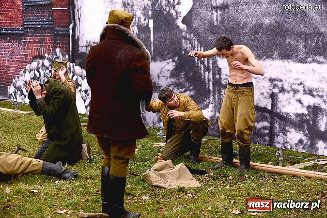 Zdjęcie w galerii na portalu naszraciborz.pl: Odbicie więźnia z rąk UB - fotoreportaż z inscenizacji z okazji Dnia Żołnierzy Wyklętych wiadomości z regionu