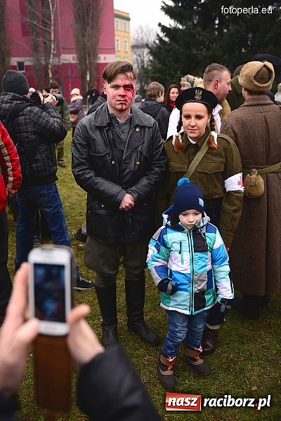 Zdjęcie w galerii na portalu naszraciborz.pl: Odbicie więźnia z rąk UB - fotoreportaż z inscenizacji z okazji Dnia Żołnierzy Wyklętych wiadomości z regionu