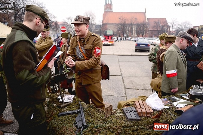 Zdjęcie w galerii na portalu naszraciborz.pl: Odbicie więźnia z rąk UB - fotoreportaż z inscenizacji z okazji Dnia Żołnierzy Wyklętych wiadomości z regionu