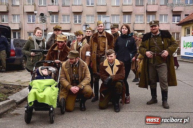 Zdjęcie w galerii na portalu naszraciborz.pl: Odbicie więźnia z rąk UB - fotoreportaż z inscenizacji z okazji Dnia Żołnierzy Wyklętych wiadomości z regionu