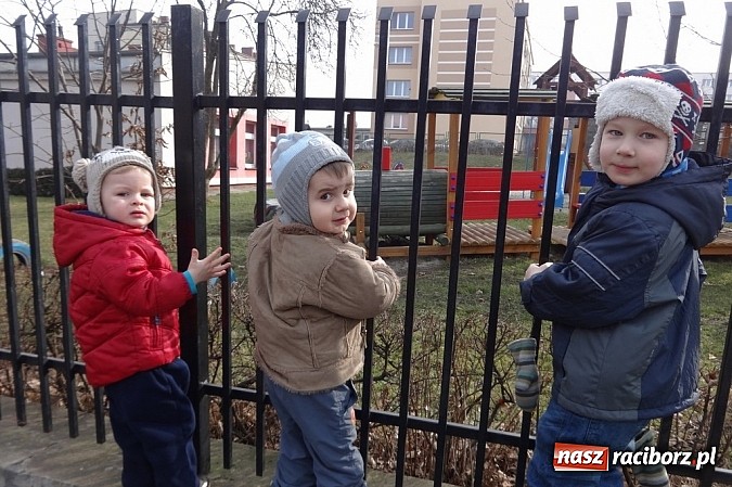 Zdjęcie w galerii na portalu naszraciborz.pl: Fiku-miku z RCK odwiedza przedszkola  wiadomości z regionu