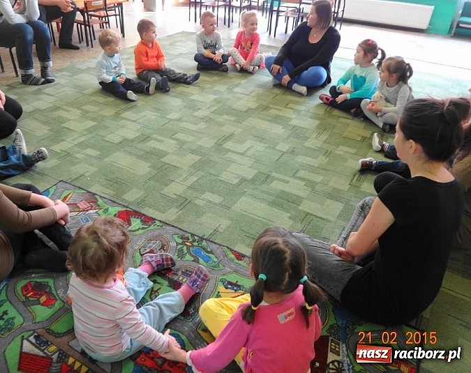 Zdjęcie w galerii na portalu naszraciborz.pl: Fiku-miku z RCK odwiedza przedszkola  wiadomości z regionu