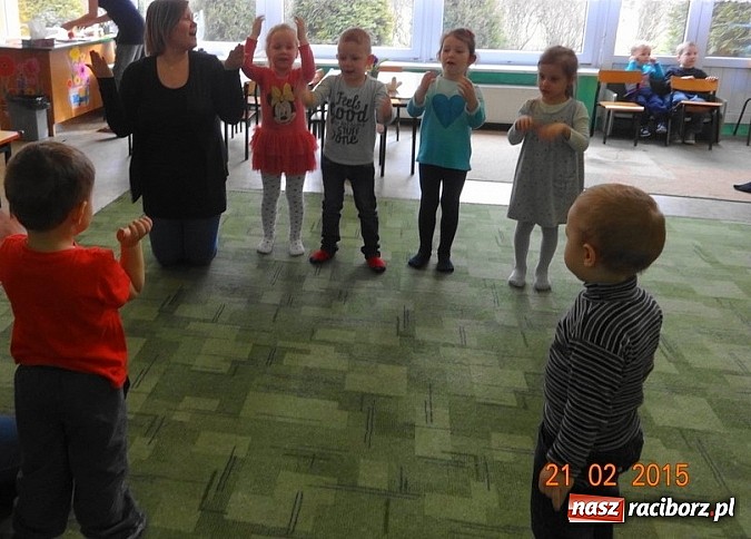 Zdjęcie w galerii na portalu naszraciborz.pl: Fiku-miku z RCK odwiedza przedszkola  wiadomości z regionu