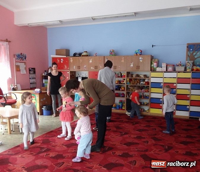 Zdjęcie w galerii na portalu naszraciborz.pl: Fiku-miku z RCK odwiedza przedszkola  wiadomości z regionu