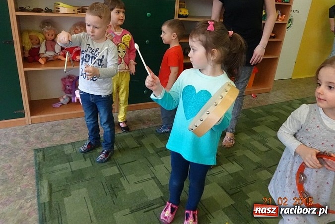 Zdjęcie w galerii na portalu naszraciborz.pl: Fiku-miku z RCK odwiedza przedszkola  wiadomości z regionu