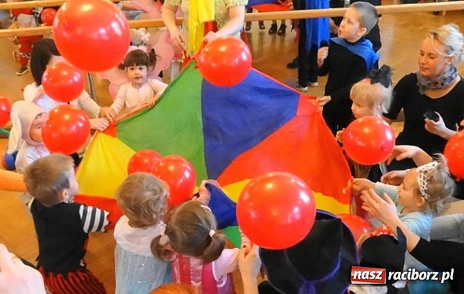 Zdjęcie w galerii na portalu naszraciborz.pl: Fiku-miku z RCK odwiedza przedszkola  wiadomości z regionu