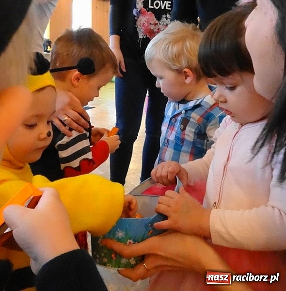 Zdjęcie w galerii na portalu naszraciborz.pl: Fiku-miku z RCK odwiedza przedszkola  wiadomości z regionu