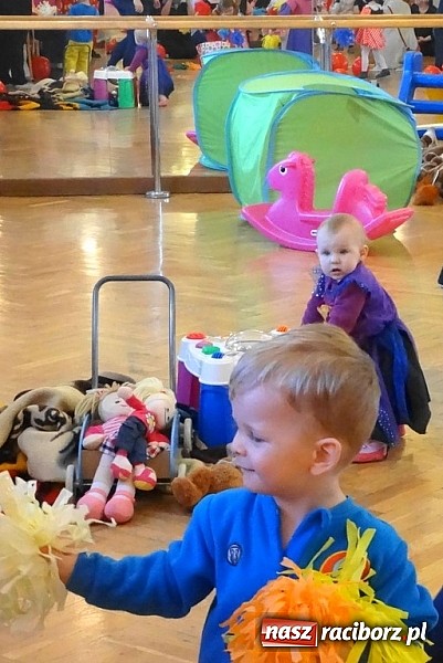 Zdjęcie w galerii na portalu naszraciborz.pl: Fiku-miku z RCK odwiedza przedszkola  wiadomości z regionu