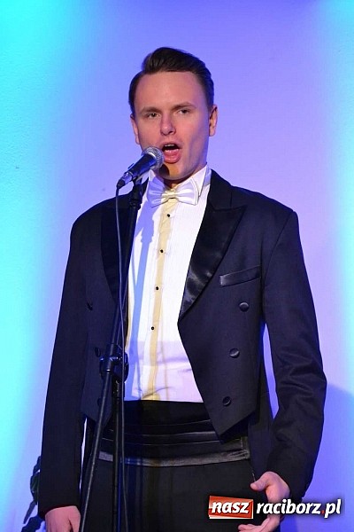 Zdjęcie w galerii na portalu naszraciborz.pl: Trzej tenorzy zaśpiewali na Zamku Piastowskim w Raciborzu wiadomości z regionu