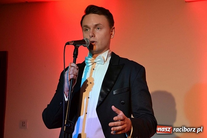 Zdjęcie w galerii na portalu naszraciborz.pl: Trzej tenorzy zaśpiewali na Zamku Piastowskim w Raciborzu wiadomości z regionu