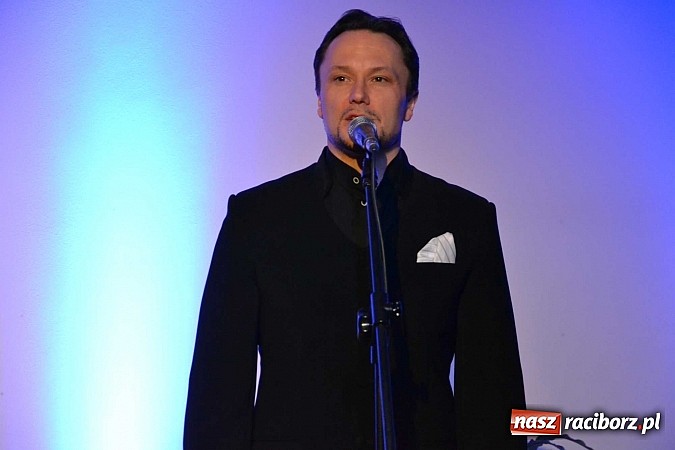 Zdjęcie w galerii na portalu naszraciborz.pl: Trzej tenorzy zaśpiewali na Zamku Piastowskim w Raciborzu wiadomości z regionu