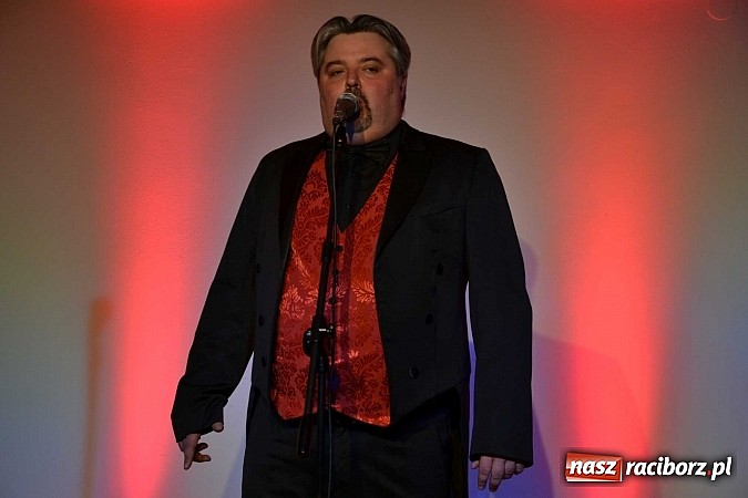 Zdjęcie w galerii na portalu naszraciborz.pl: Trzej tenorzy zaśpiewali na Zamku Piastowskim w Raciborzu wiadomości z regionu