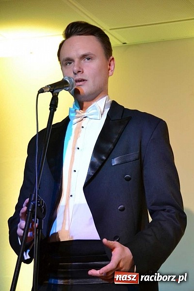 Zdjęcie w galerii na portalu naszraciborz.pl: Trzej tenorzy zaśpiewali na Zamku Piastowskim w Raciborzu wiadomości z regionu