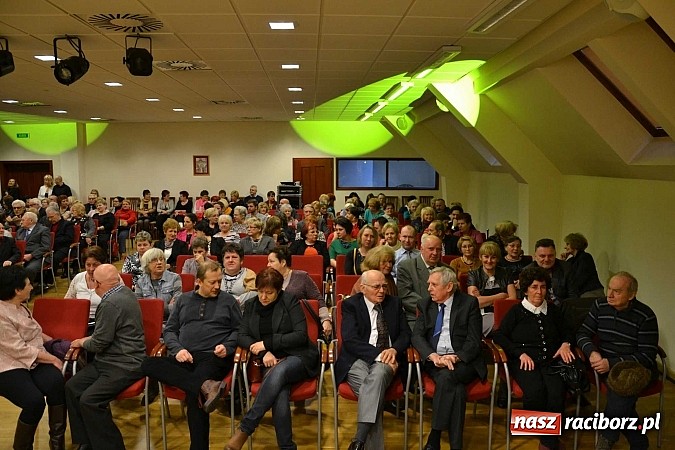 Zdjęcie w galerii na portalu naszraciborz.pl: Trzej tenorzy zaśpiewali na Zamku Piastowskim w Raciborzu wiadomości z regionu