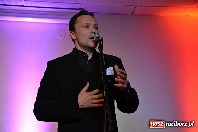 Zdjęcie w galerii na portalu naszraciborz.pl: Trzej tenorzy zaśpiewali na Zamku Piastowskim w Raciborzu wiadomości z regionu
