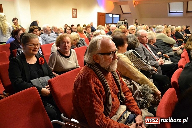 Zdjęcie w galerii na portalu naszraciborz.pl: Trzej tenorzy zaśpiewali na Zamku Piastowskim w Raciborzu wiadomości z regionu