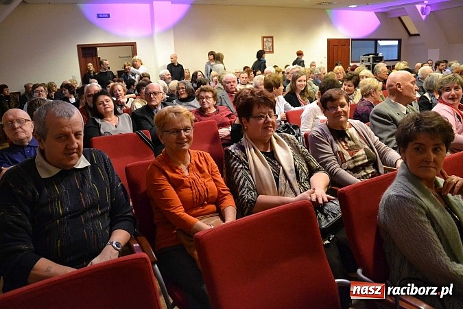 Zdjęcie w galerii na portalu naszraciborz.pl: Trzej tenorzy zaśpiewali na Zamku Piastowskim w Raciborzu wiadomości z regionu