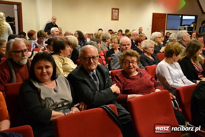 Zdjęcie w galerii na portalu naszraciborz.pl: Trzej tenorzy zaśpiewali na Zamku Piastowskim w Raciborzu wiadomości z regionu