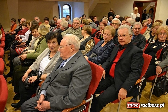 Zdjęcie w galerii na portalu naszraciborz.pl: Trzej tenorzy zaśpiewali na Zamku Piastowskim w Raciborzu wiadomości z regionu