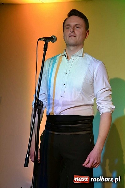 Zdjęcie w galerii na portalu naszraciborz.pl: Trzej tenorzy zaśpiewali na Zamku Piastowskim w Raciborzu wiadomości z regionu