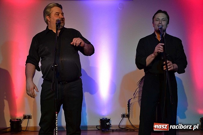 Zdjęcie w galerii na portalu naszraciborz.pl: Trzej tenorzy zaśpiewali na Zamku Piastowskim w Raciborzu wiadomości z regionu