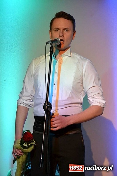 Zdjęcie w galerii na portalu naszraciborz.pl: Trzej tenorzy zaśpiewali na Zamku Piastowskim w Raciborzu wiadomości z regionu