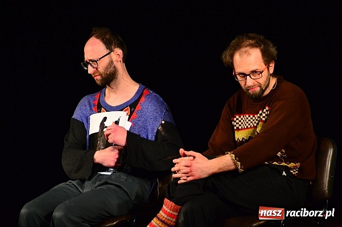 Zdjęcie w galerii na portalu naszraciborz.pl: Łowcy.B rozśmieszali publiczność w Kuźni Raciborskiej wiadomości z regionu