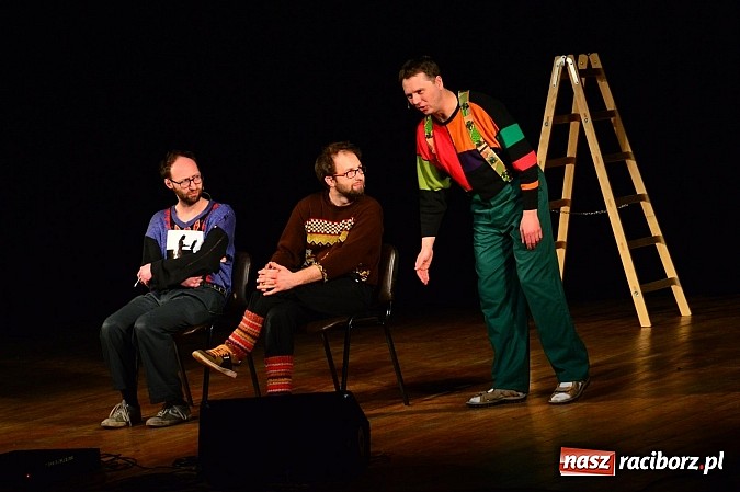 Zdjęcie w galerii na portalu naszraciborz.pl: Łowcy.B rozśmieszali publiczność w Kuźni Raciborskiej wiadomości z regionu