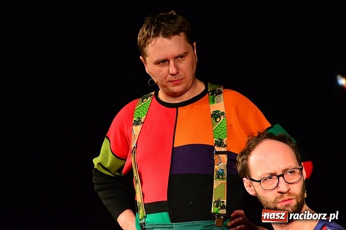 Zdjęcie w galerii na portalu naszraciborz.pl: Łowcy.B rozśmieszali publiczność w Kuźni Raciborskiej wiadomości z regionu