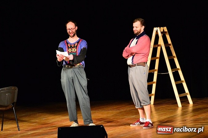 Zdjęcie w galerii na portalu naszraciborz.pl: Łowcy.B rozśmieszali publiczność w Kuźni Raciborskiej wiadomości z regionu