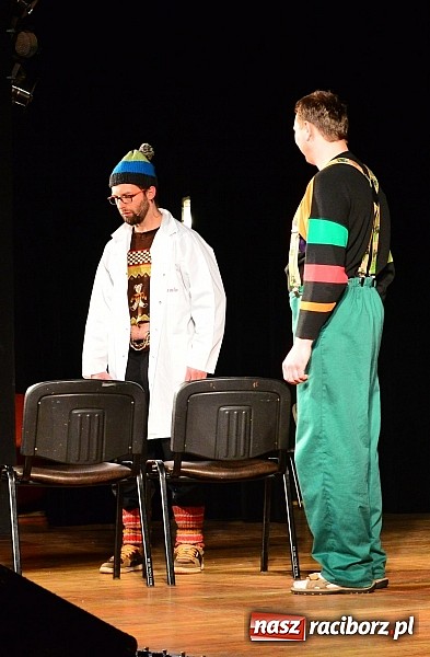 Zdjęcie w galerii na portalu naszraciborz.pl: Łowcy.B rozśmieszali publiczność w Kuźni Raciborskiej wiadomości z regionu