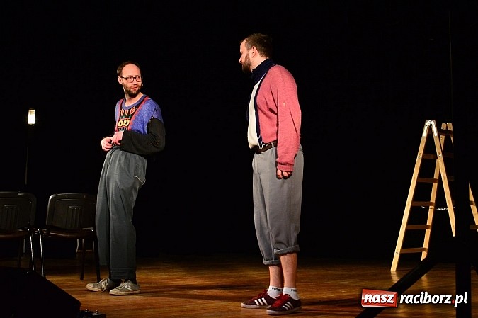 Zdjęcie w galerii na portalu naszraciborz.pl: Łowcy.B rozśmieszali publiczność w Kuźni Raciborskiej wiadomości z regionu