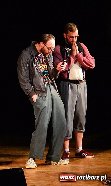 Zdjęcie w galerii na portalu naszraciborz.pl: Łowcy.B rozśmieszali publiczność w Kuźni Raciborskiej wiadomości z regionu