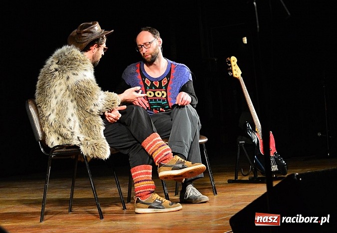 Zdjęcie w galerii na portalu naszraciborz.pl: Łowcy.B rozśmieszali publiczność w Kuźni Raciborskiej wiadomości z regionu