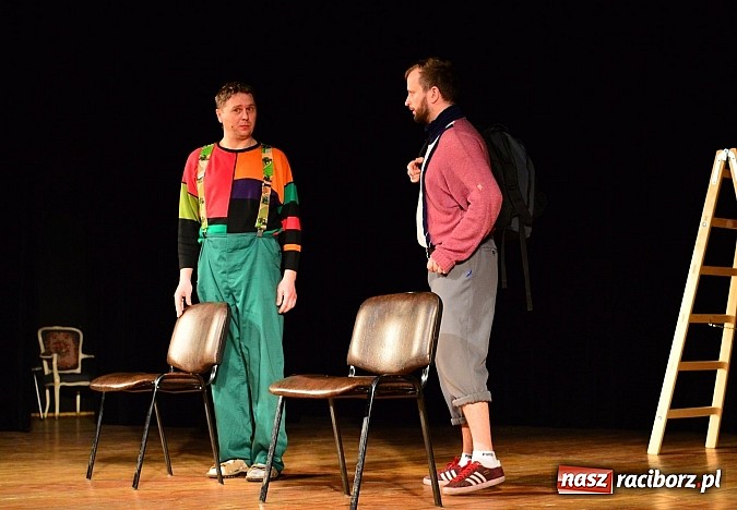 Zdjęcie w galerii na portalu naszraciborz.pl: Łowcy.B rozśmieszali publiczność w Kuźni Raciborskiej wiadomości z regionu