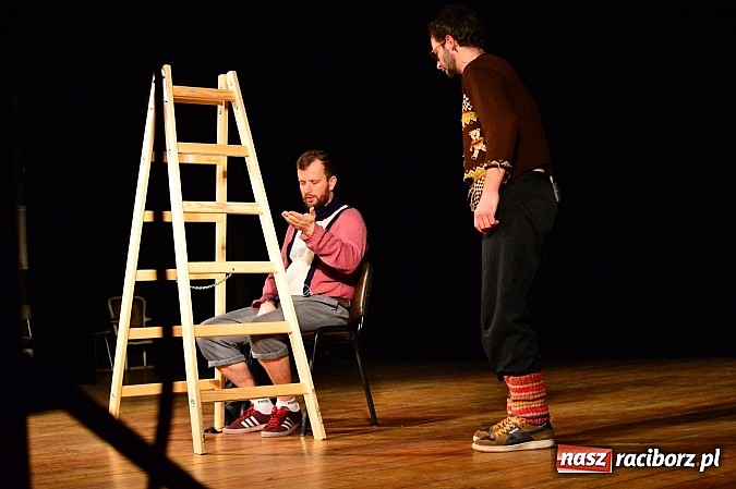 Zdjęcie w galerii na portalu naszraciborz.pl: Łowcy.B rozśmieszali publiczność w Kuźni Raciborskiej wiadomości z regionu