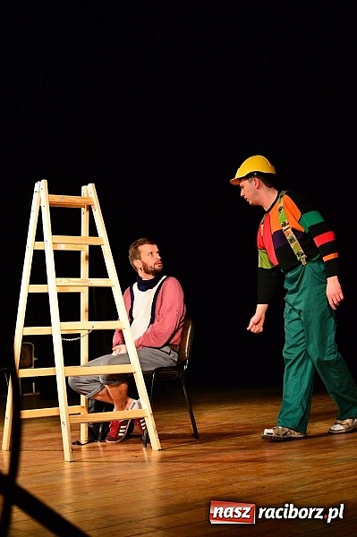 Zdjęcie w galerii na portalu naszraciborz.pl: Łowcy.B rozśmieszali publiczność w Kuźni Raciborskiej wiadomości z regionu