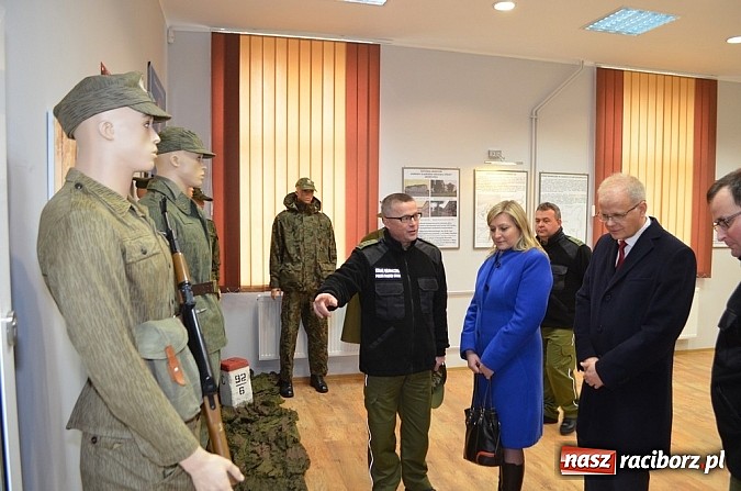 Zdjęcie w galerii na portalu naszraciborz.pl: Wojewoda Śląski gościł w Komendzie Śląsko-Małopolskiego Oddziału Straży Granicznej wiadomości z regionu