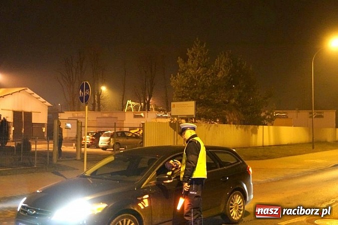 Zdjęcie w galerii na portalu naszraciborz.pl: Policjanci skontrolowali trzeźwość 1724 kierowców. Efekt? wiadomości z regionu