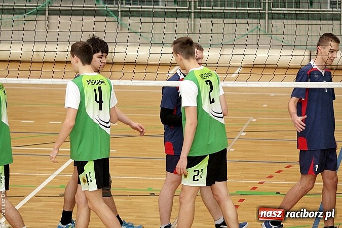 Zdjęcie w galerii na portalu naszraciborz.pl: I LO najlepsze w rozgrywkach siatkówki wiadomości z regionu