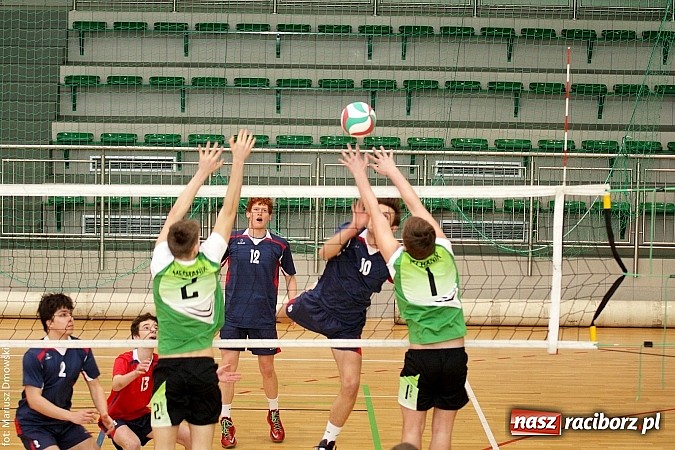 Zdjęcie w galerii na portalu naszraciborz.pl: I LO najlepsze w rozgrywkach siatkówki wiadomości z regionu