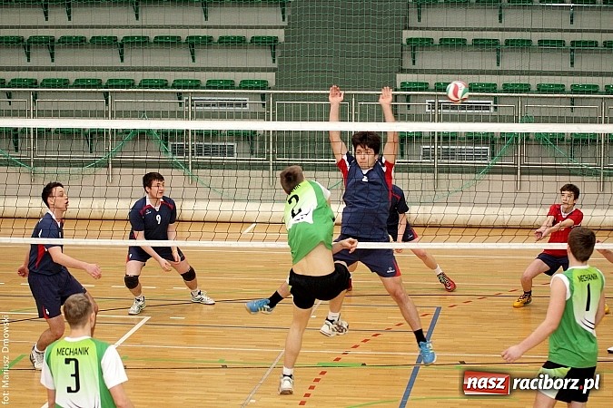 Zdjęcie w galerii na portalu naszraciborz.pl: I LO najlepsze w rozgrywkach siatkówki wiadomości z regionu