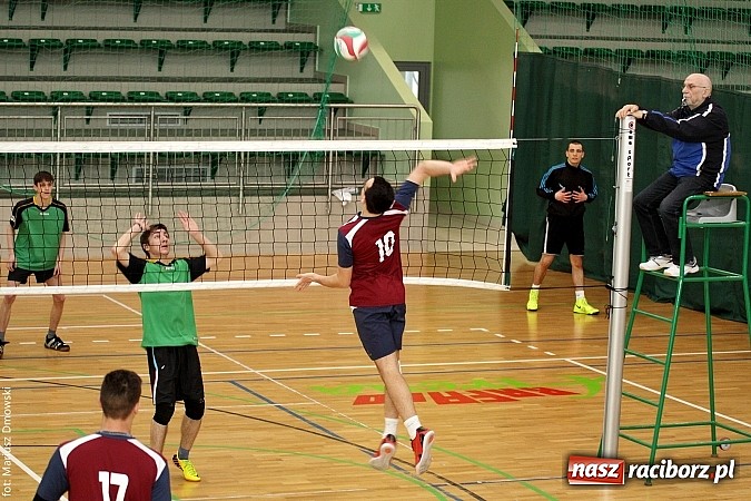 Zdjęcie w galerii na portalu naszraciborz.pl: I LO najlepsze w rozgrywkach siatkówki wiadomości z regionu