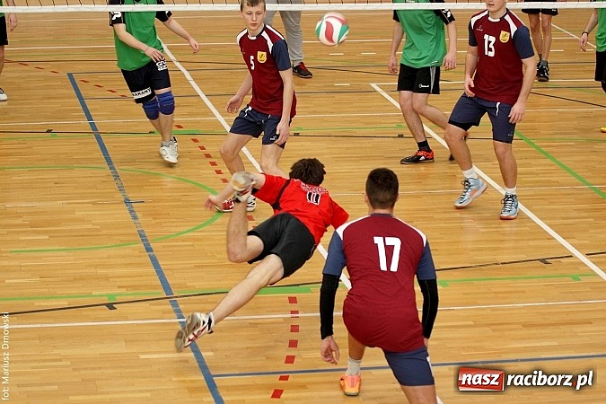Zdjęcie w galerii na portalu naszraciborz.pl: I LO najlepsze w rozgrywkach siatkówki wiadomości z regionu