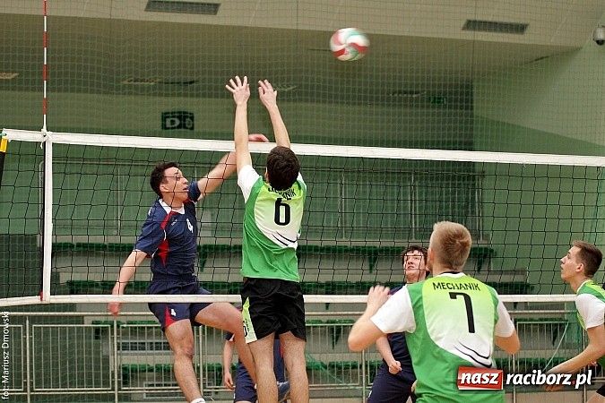 Zdjęcie w galerii na portalu naszraciborz.pl: I LO najlepsze w rozgrywkach siatkówki wiadomości z regionu
