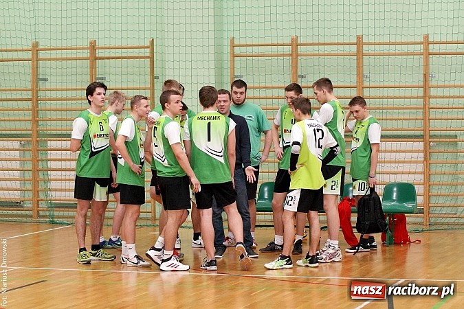 Zdjęcie w galerii na portalu naszraciborz.pl: I LO najlepsze w rozgrywkach siatkówki wiadomości z regionu